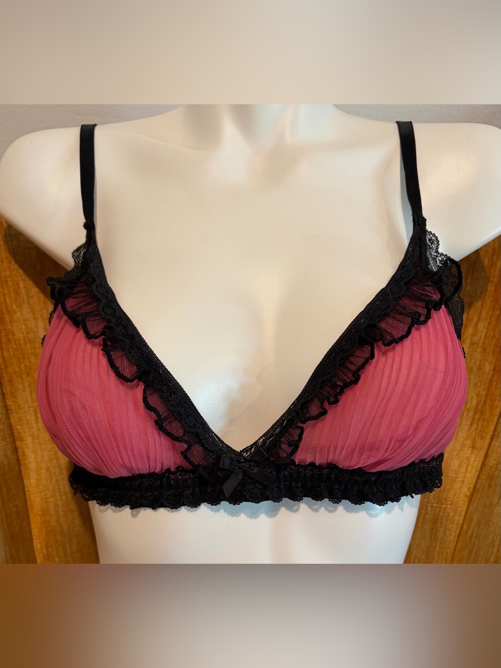 Frederick's of Hollywood Y2K Ruffle Bra Bralette